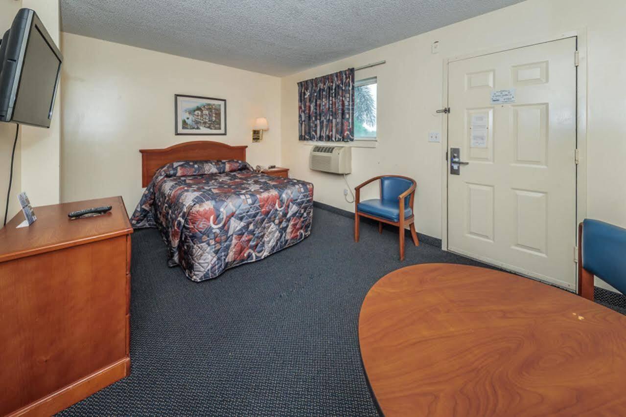 Tampa Bay Extended Stay Hotel Largo Εξωτερικό φωτογραφία